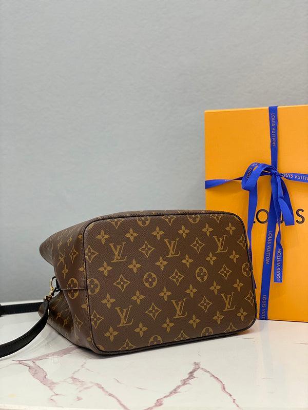 BFWD - LOV Bags - 1918 - tntwear1