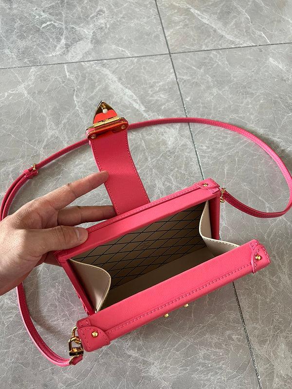 BFWD - LOV Bags - 2030 - tntwear1