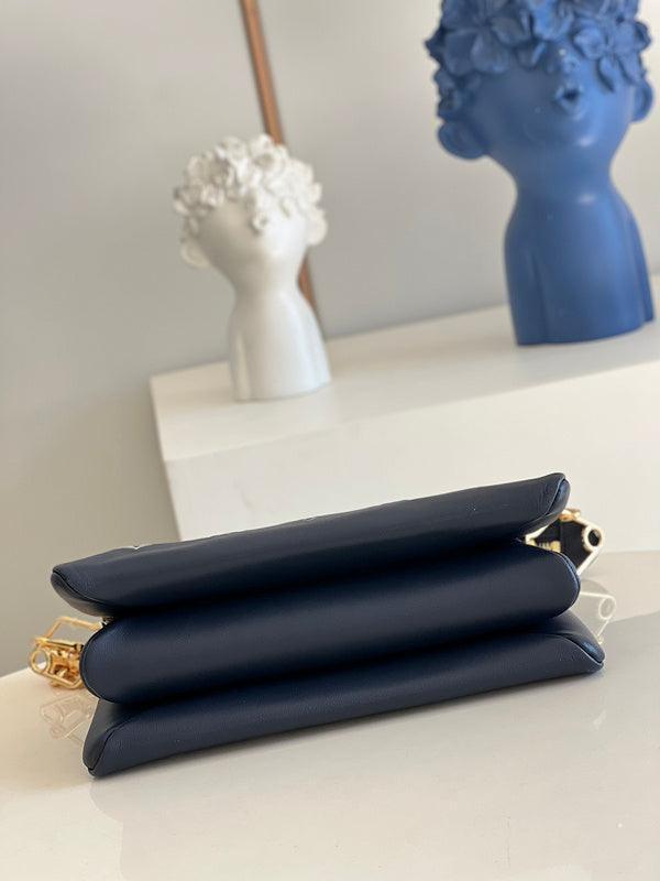 BFWD - LOV Bags - 1932 - tntwear1