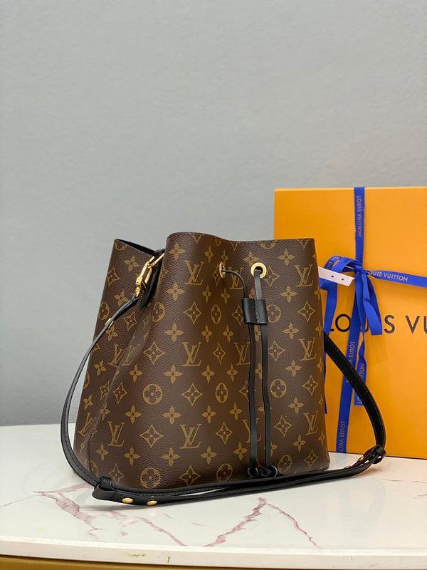 BFWD - LOV Bags - 1918 - tntwear1