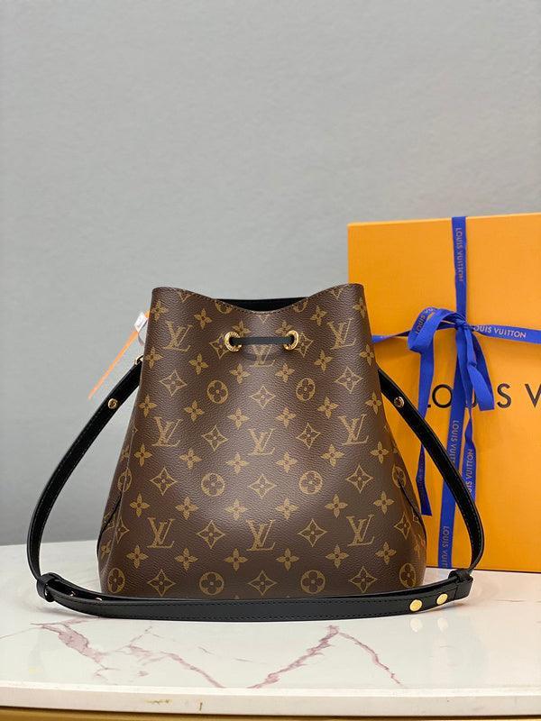 BFWD - LOV Bags - 1918 - tntwear1