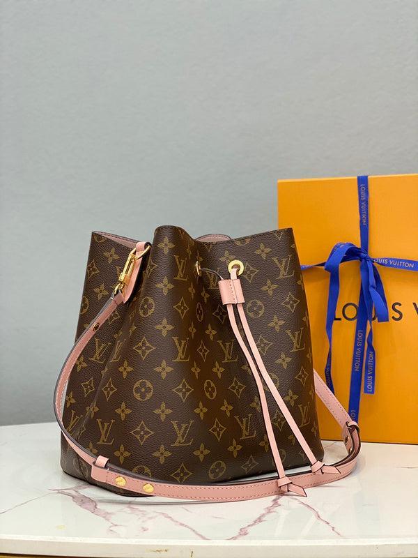 BFWD - LOV Bags - 1919 - tntwear1