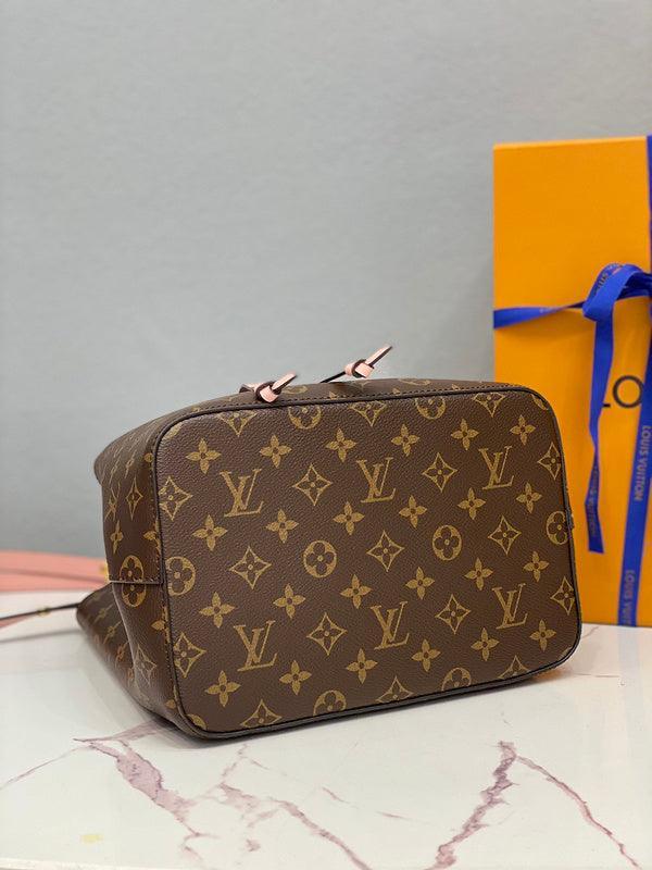 BFWD - LOV Bags - 1919 - tntwear1