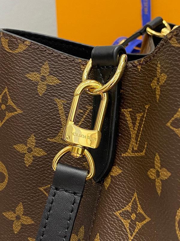 BFWD - LOV Bags - 1918 - tntwear1