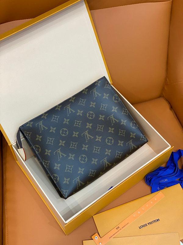 BFWD - LOV Bags - 1883 - tntwear1