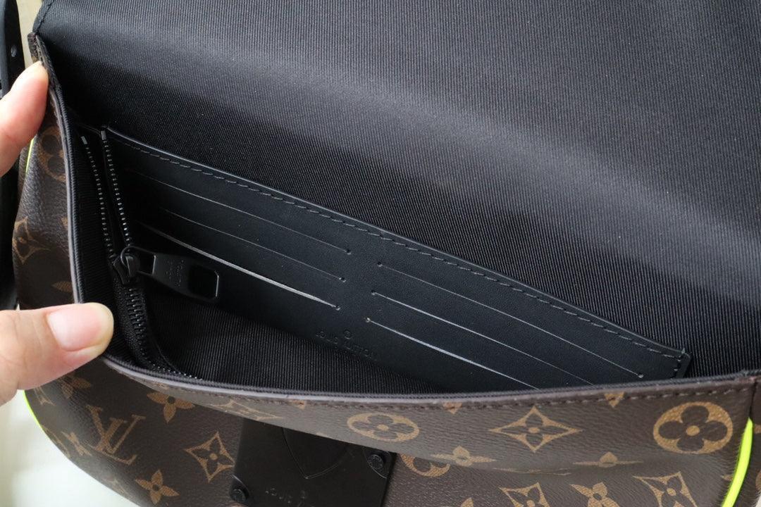 LV S LOCK A4 POUCH M80560 - tntwear1