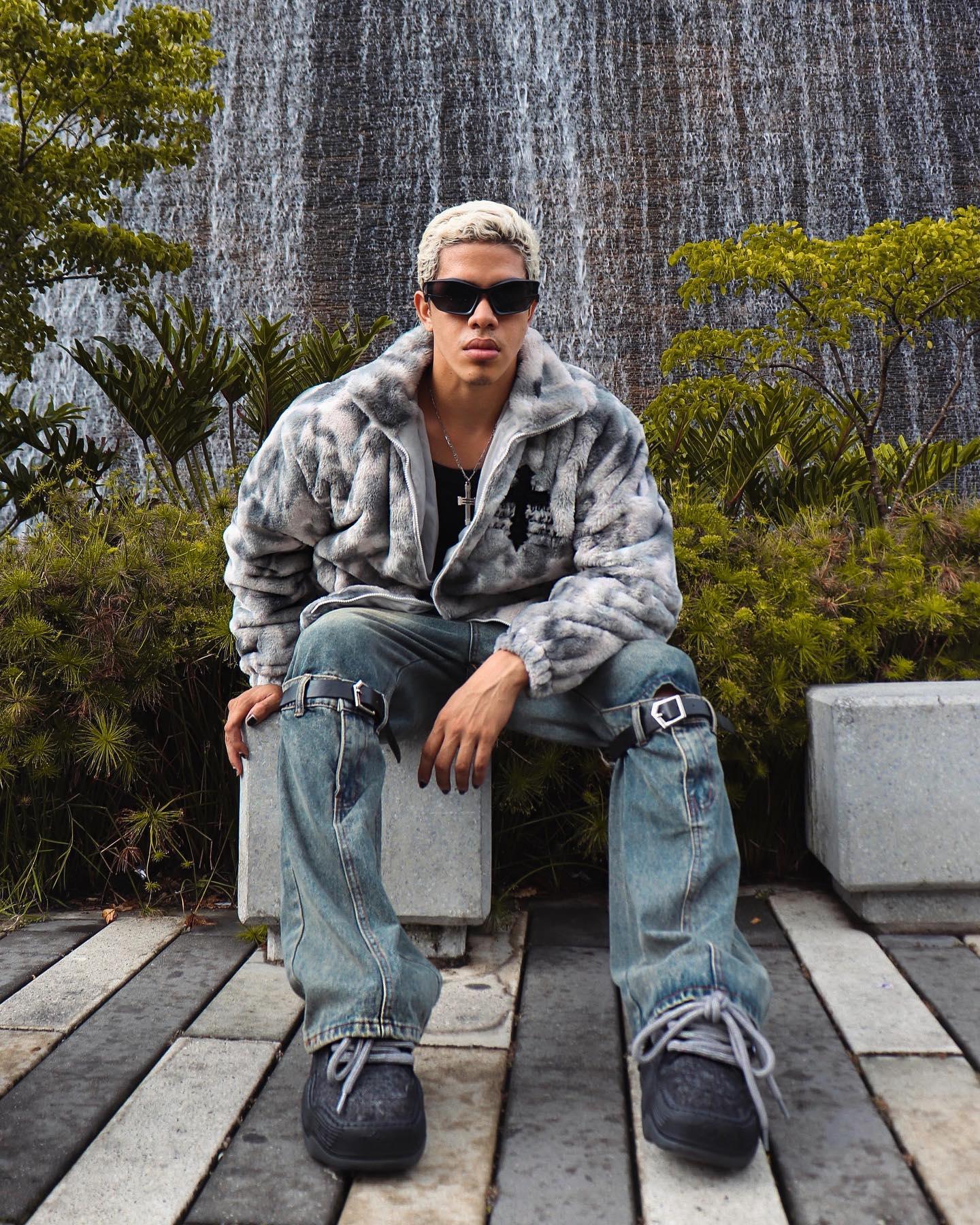 Tntwear® - Gradient Plush Cross Embroidered Lambswool Jacket - 1558 - tntwear1