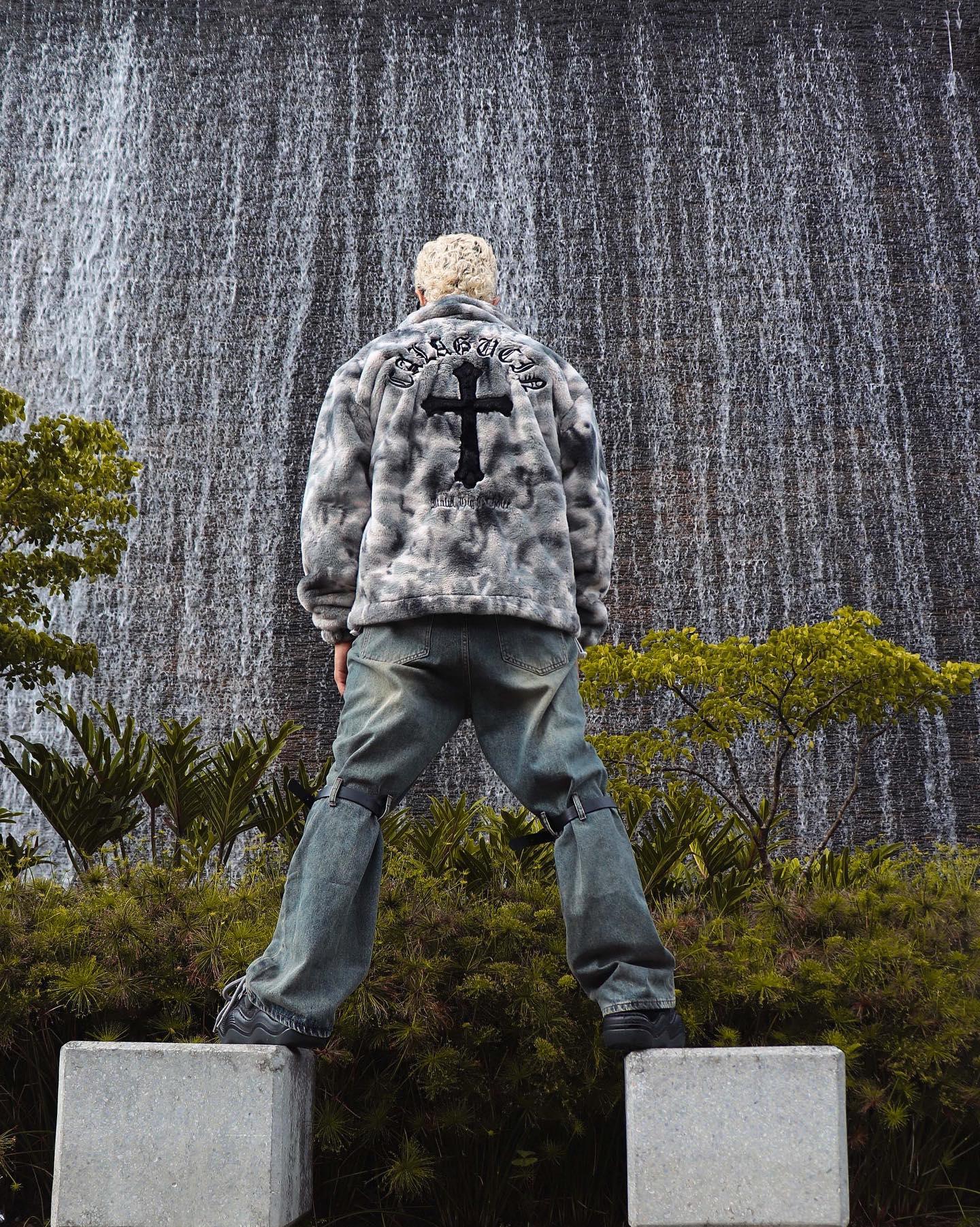 Tntwear® - Gradient Plush Cross Embroidered Lambswool Jacket - 1558 - tntwear1