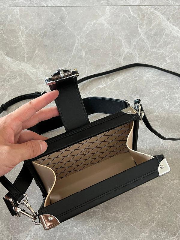 BFWD - LOV Bags - 2019 - tntwear1