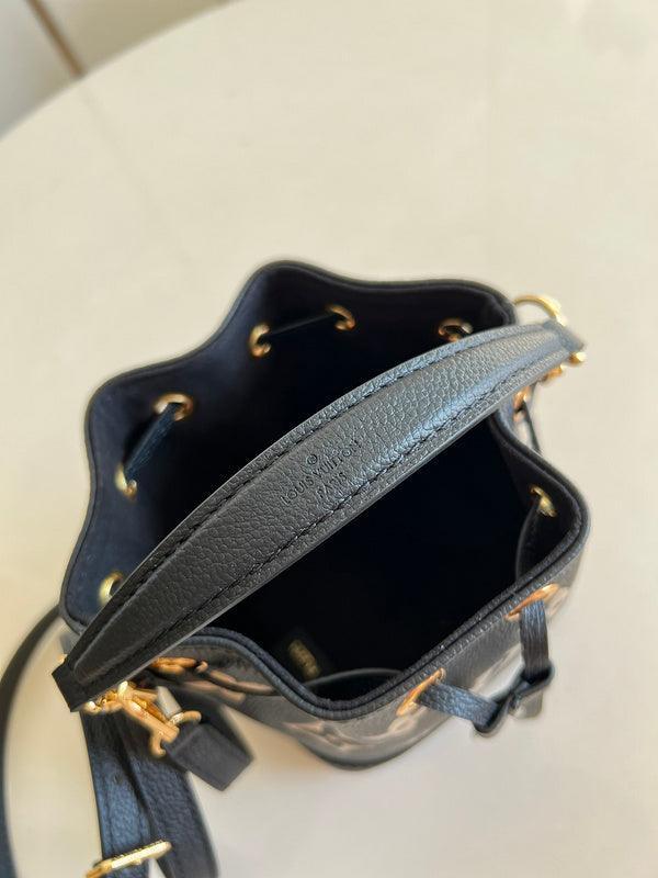 BFWD - LOV Bags - 2029 - tntwear1