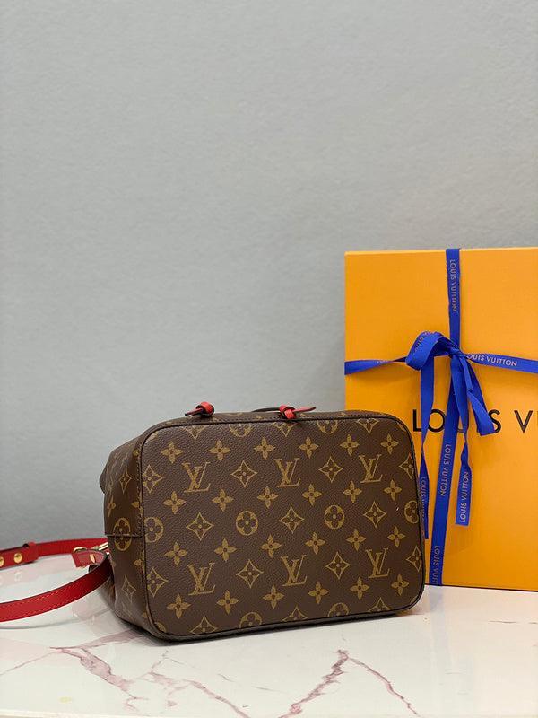 BFWD - LOV Bags - 1900 - tntwear1