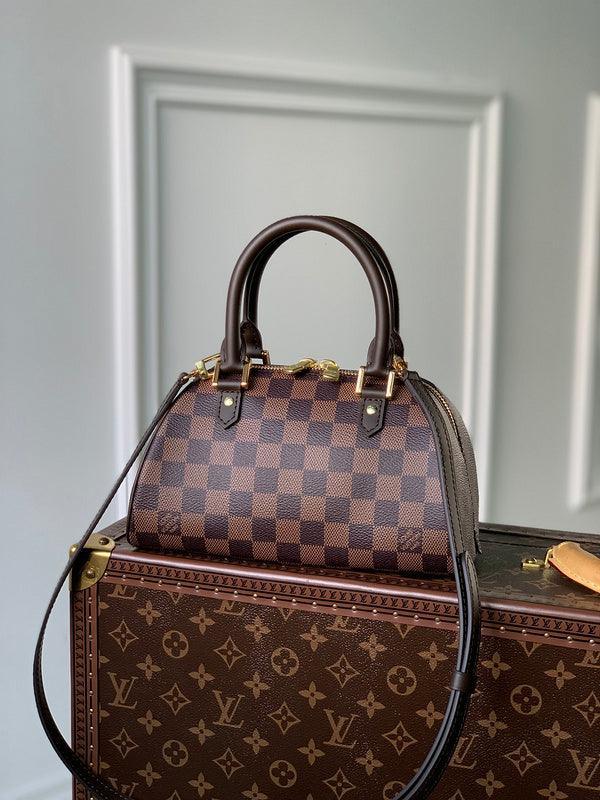 BFWD - LOV Bags - 1940 - tntwear1