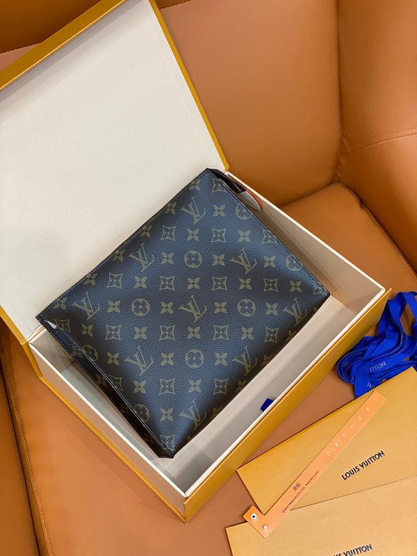 BFWD - LOV Bags - 1883 - tntwear1