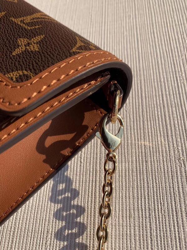 BFWD - LOV Bags - 1917 - tntwear1