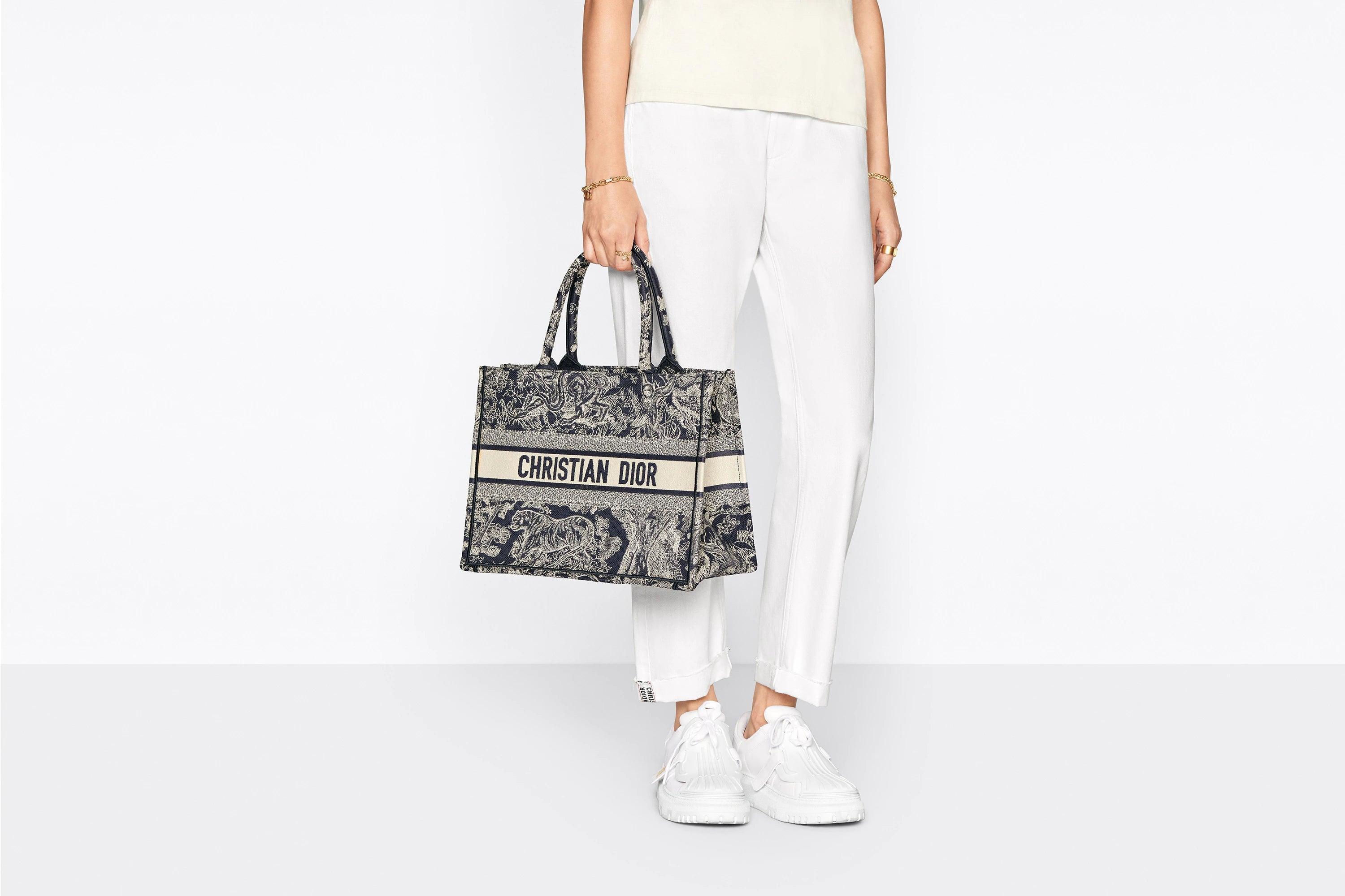 MEDIUM CHR. DI. BOOK TOTE - tntwear1