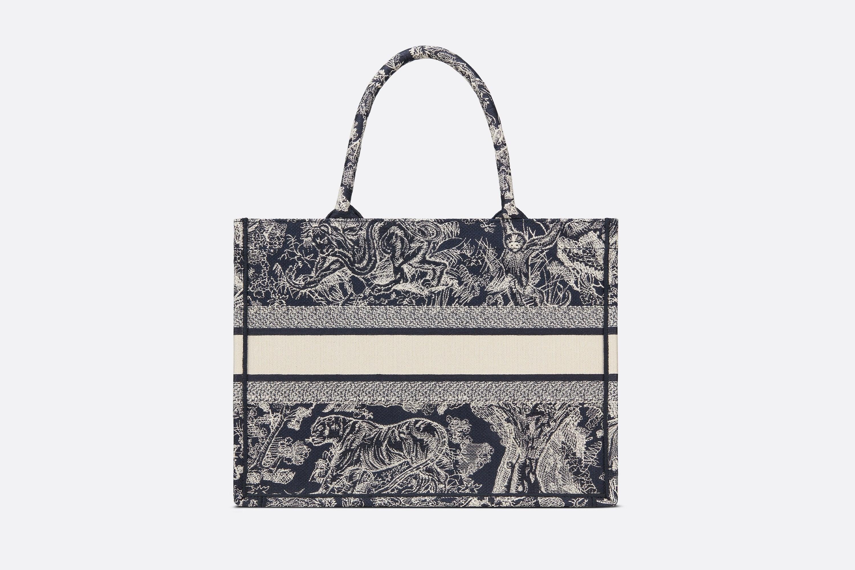 MEDIUM CHR. DI. BOOK TOTE - tntwear1