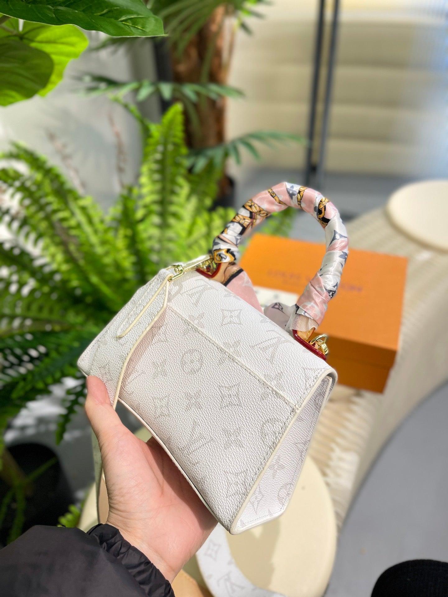 LV Hourglass Bag - tntwear1