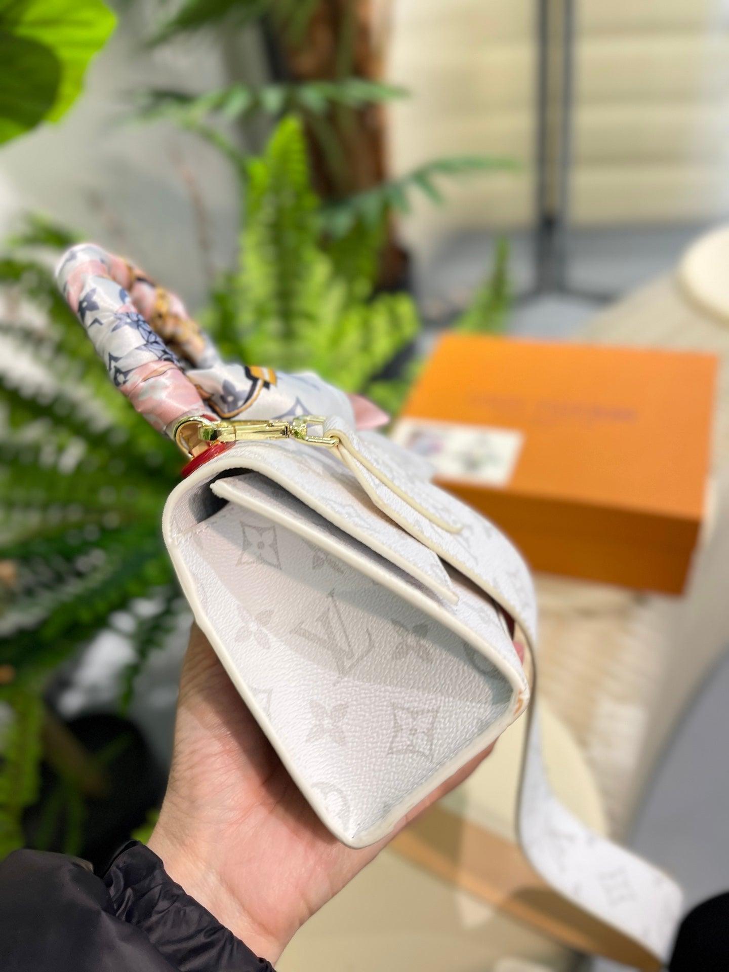LV Hourglass Bag - tntwear1