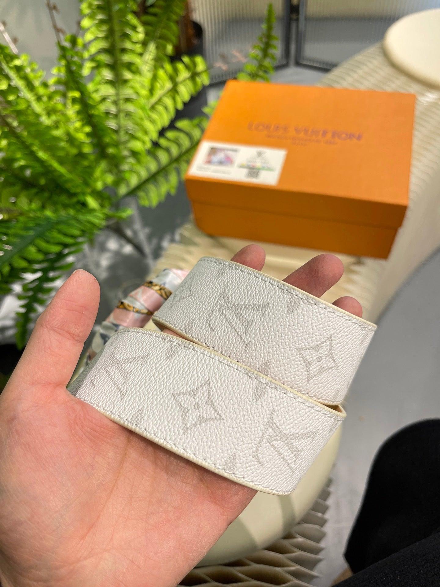 LV Hourglass Bag - tntwear1