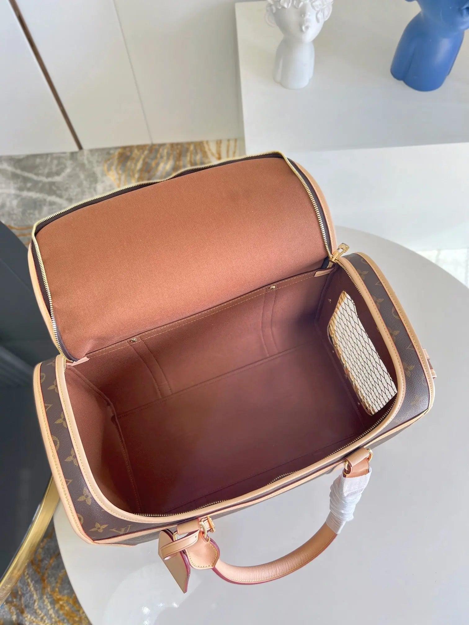 LV Monogram 660900 - tntwear1