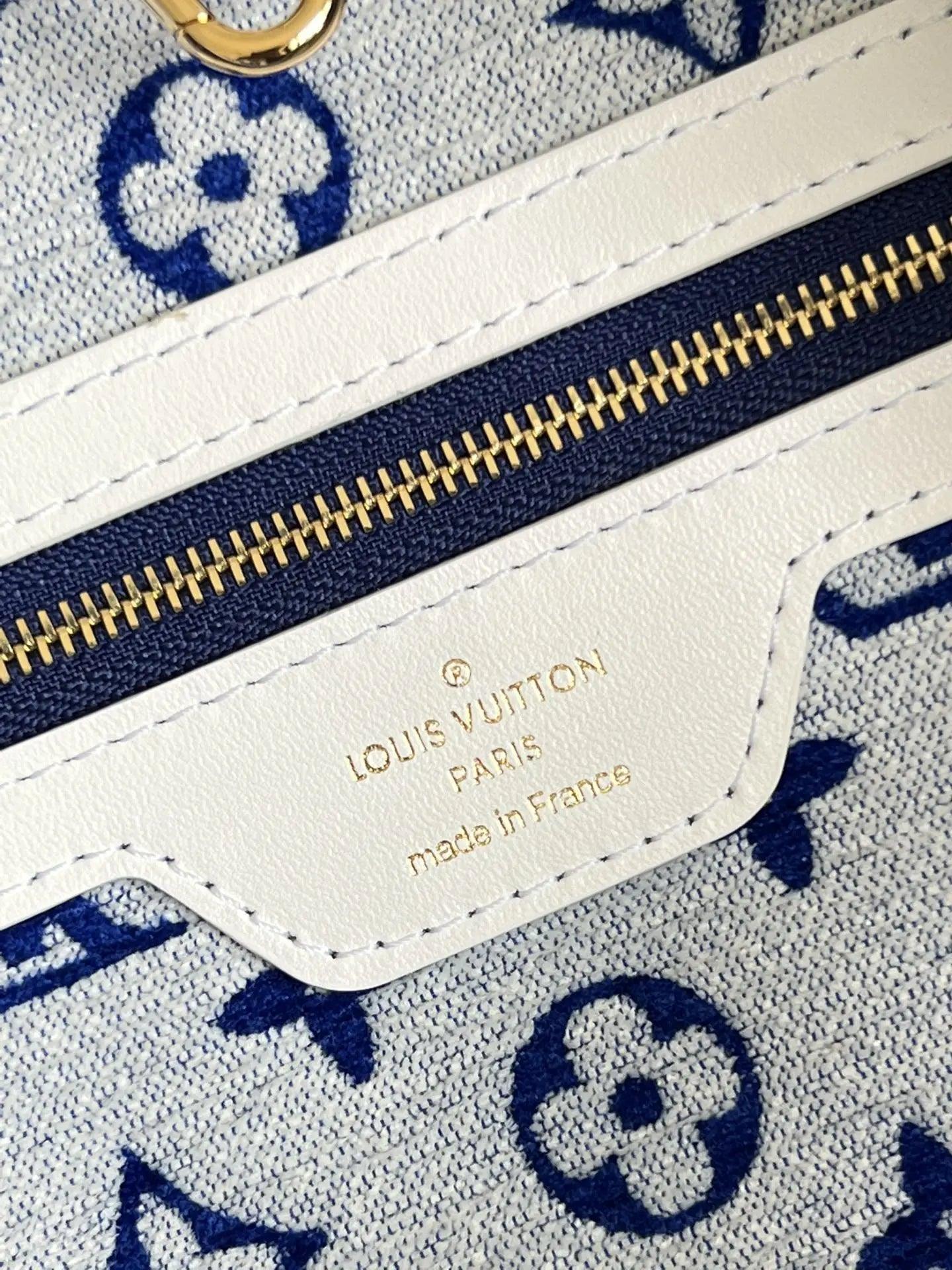 LV Monogram 660900 - tntwear1